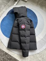 Canada Goose Wyndham Core Reset Black Jacket - Image 5