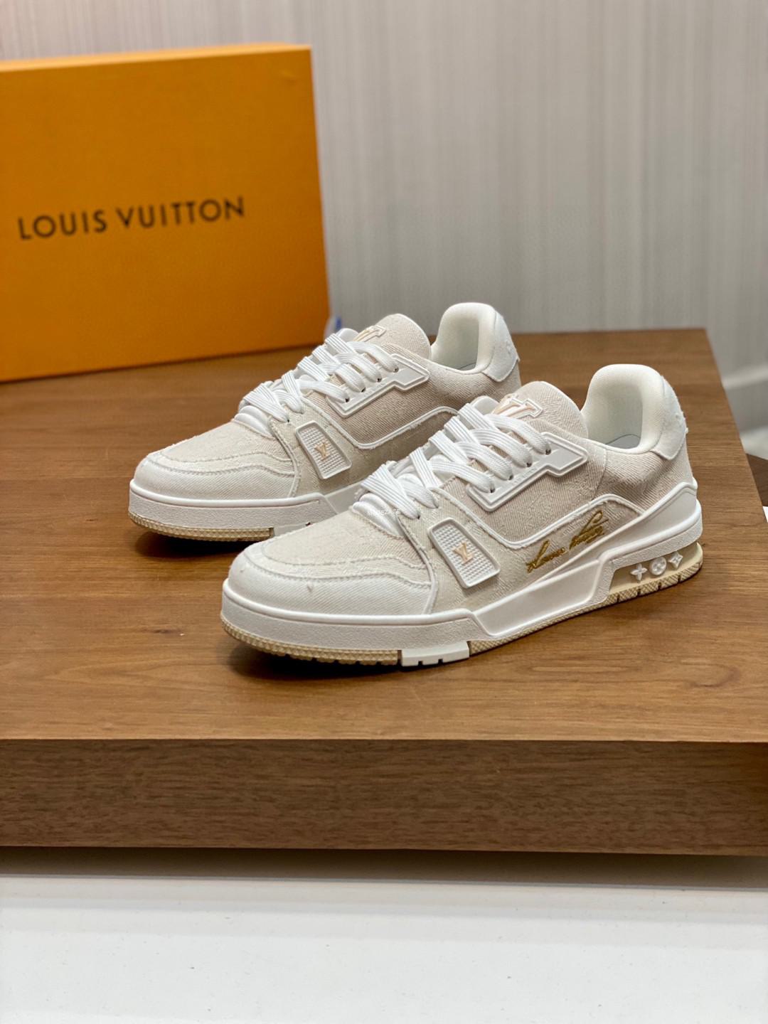 3ce2873e Louis Vuitton Fabric Beige Trainer - Image 1