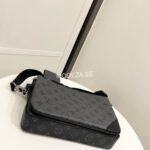 Louis Vuitton Messenger Trio Bag - Image 2