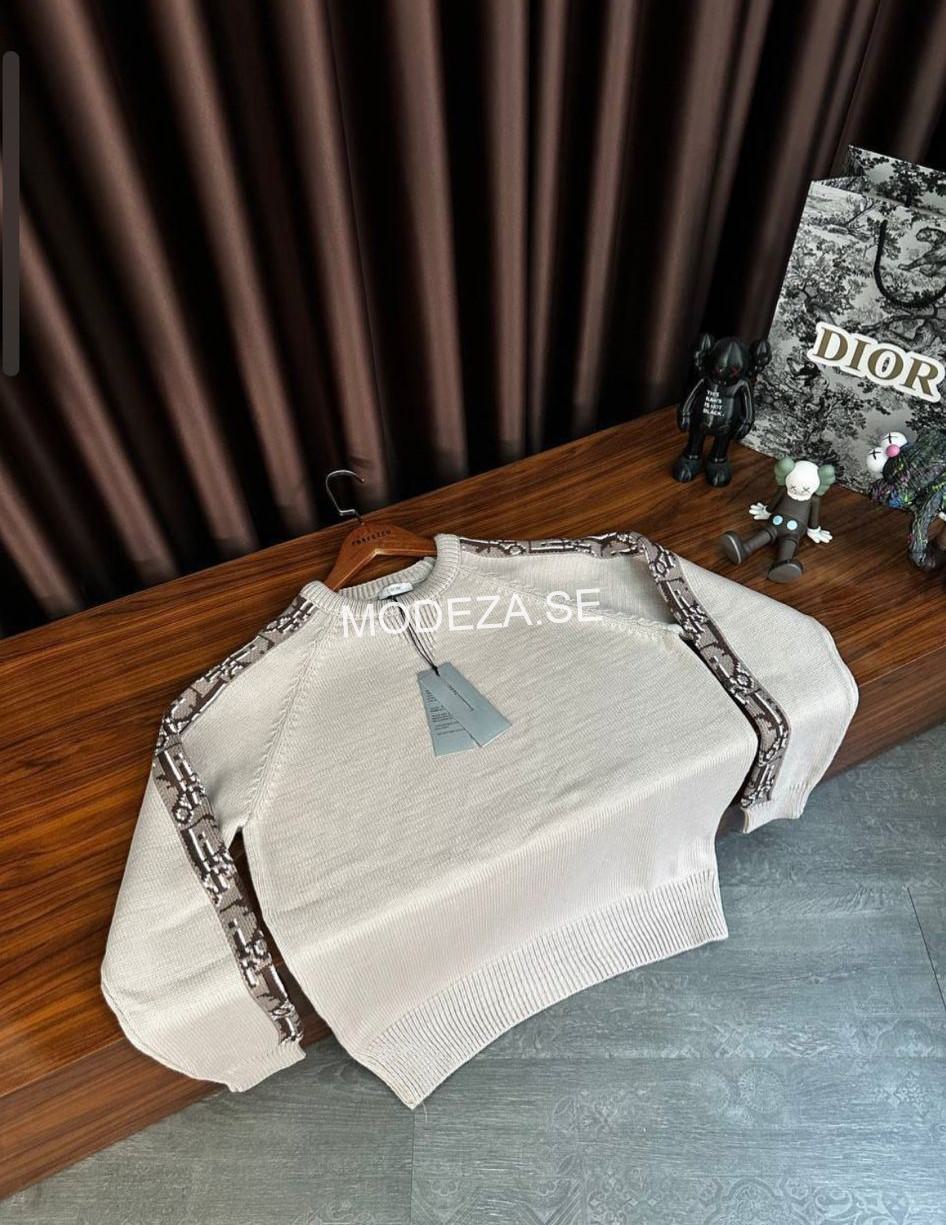 4fff8c0b-32dc-41fc-83fb-ff75ac50c5ab Christian Dior Beige Knitted CrewNeck Sweater - Image 1