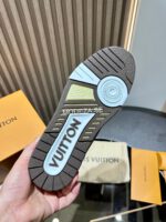 Louis Vuitton Brown Monogran Beige Trainer - Image 4