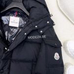 Moncler Vezere Navy Jacket - Image 3