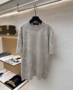 Louis Vuitton Embossed LV T-shirt (Fast Delivery 1-3 Days)