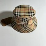 Burberry Rutig Bucket Hat - Image 2