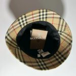 Burberry Rutig Bucket Hat - Image 4