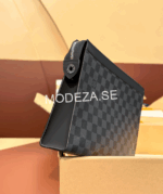 Louis Vuitton Pochette Voyage - Image 3