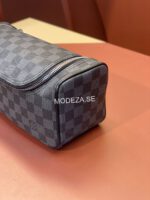 Louis Vuitton Toiletry Pouch Damier - Image 5