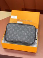 Louis Vuitton Clutch bag