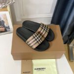 Burberry Rutig Slippers ( 1-3 Days )