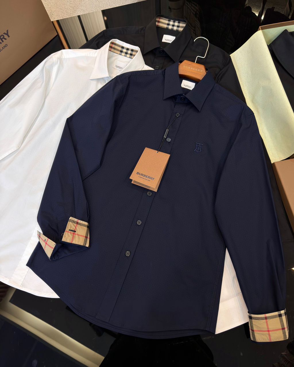 WhatsApp Bild 2025-08-13 kl. 21.31.41_9b31a6bb Burberry Slim Fit Dress Navy Shirt - Image 1