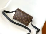 Louis Vuitton Streamer Wearable Wallet - Image 2