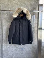 Canada Goose Chateau Parka Black/Black Label Jacket