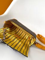 Louis Vuitton Streamer Wearable Wallet - Image 4