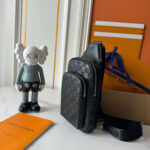 Louis Vuitton Avenue Slingbag Graphite Damier